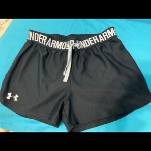UA Girls Play Up shorts. Heatgear. Black